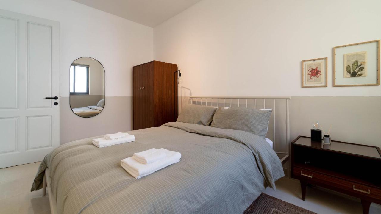 Cosy Designer Seaview Penthouse With Terrace & Bbq Διαμέρισμα Σεντ Πόλς Μπέι Εξωτερικό φωτογραφία